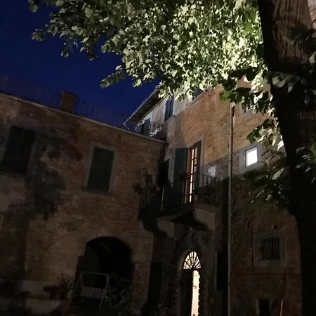 Romantica Con Giardino In Dimora Storica - E - Palazzo Robicci *