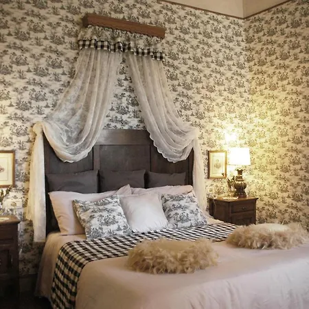 Guest house Camera Romantica Con Giardino In Dimora Storica - Palazzo Robicci *