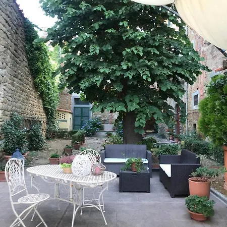 Camera Romantica Con Giardino In Dimora Storica - Palazzo Robicci Guest house *